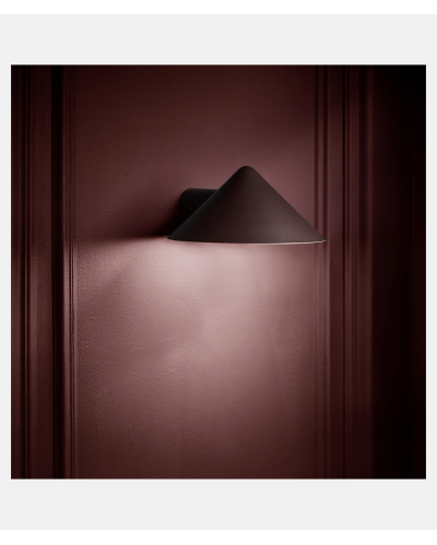 Grasp Wall Lamp - matt beefroot